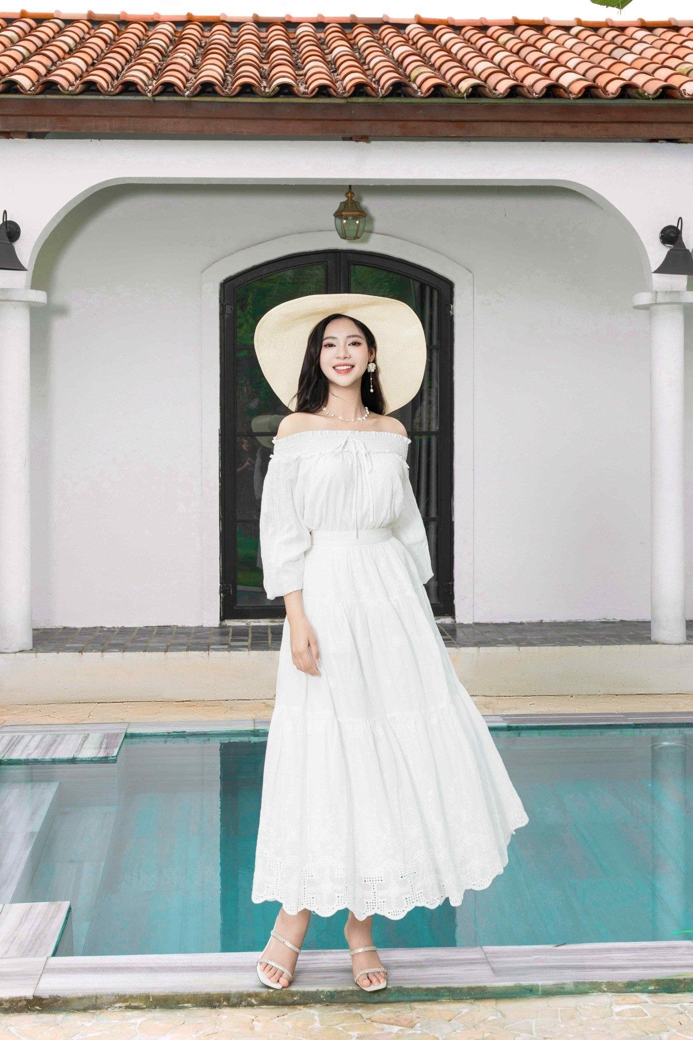 Đầm trễ vai
