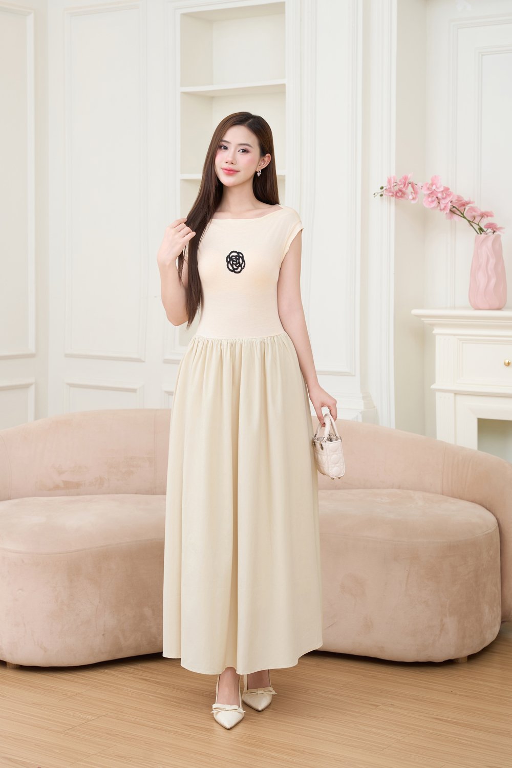 Đầm midi cổ thuyền đính tag