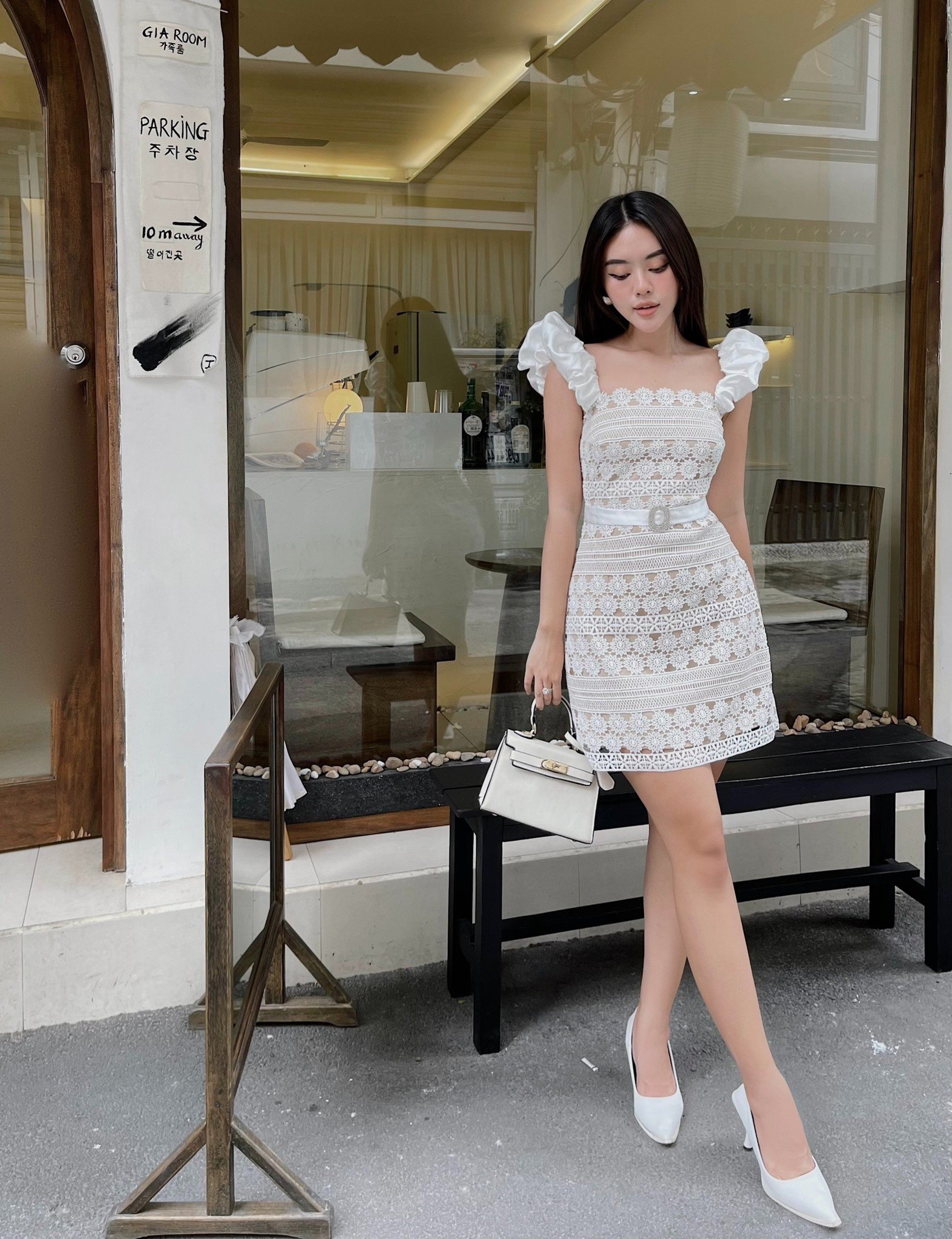 Đầm ren dự tiệc