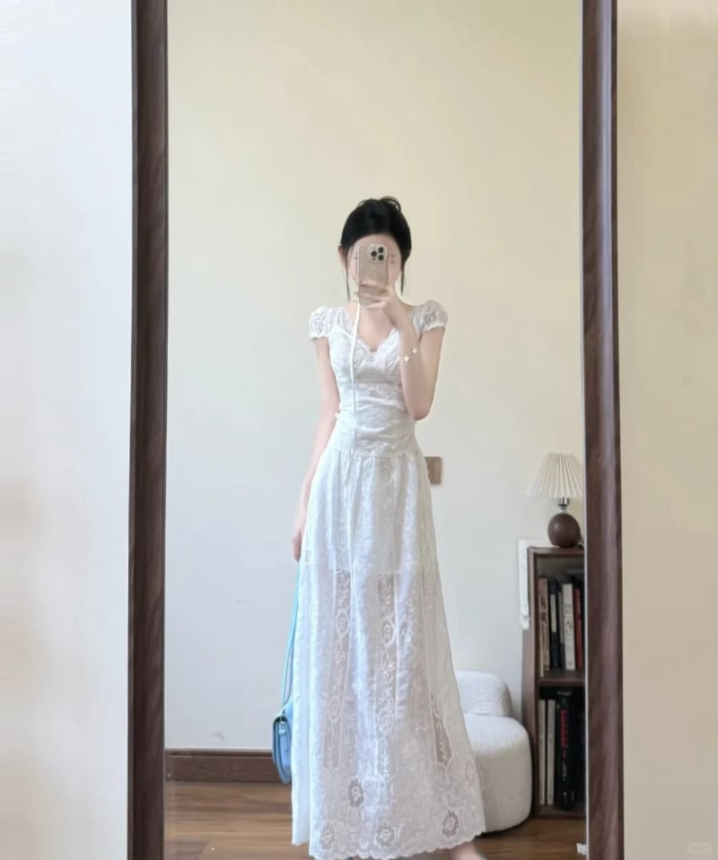 đầm ren trắng