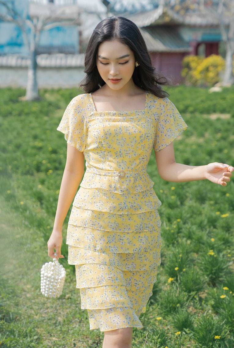 Đầm Xòe Họa Tiết Hoa Tay Phồng màu Vàng Phối Bèo