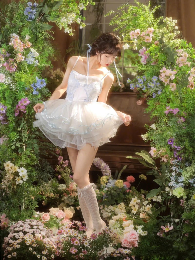 Đầm ren xòe công chúa