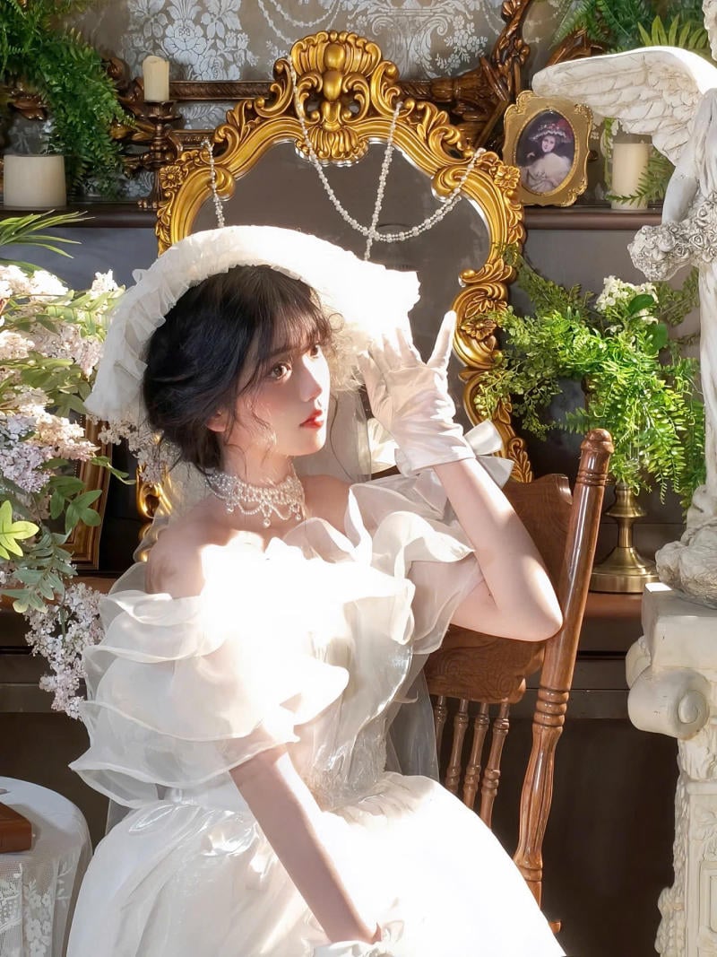 Đầm trắng xòe công chúa