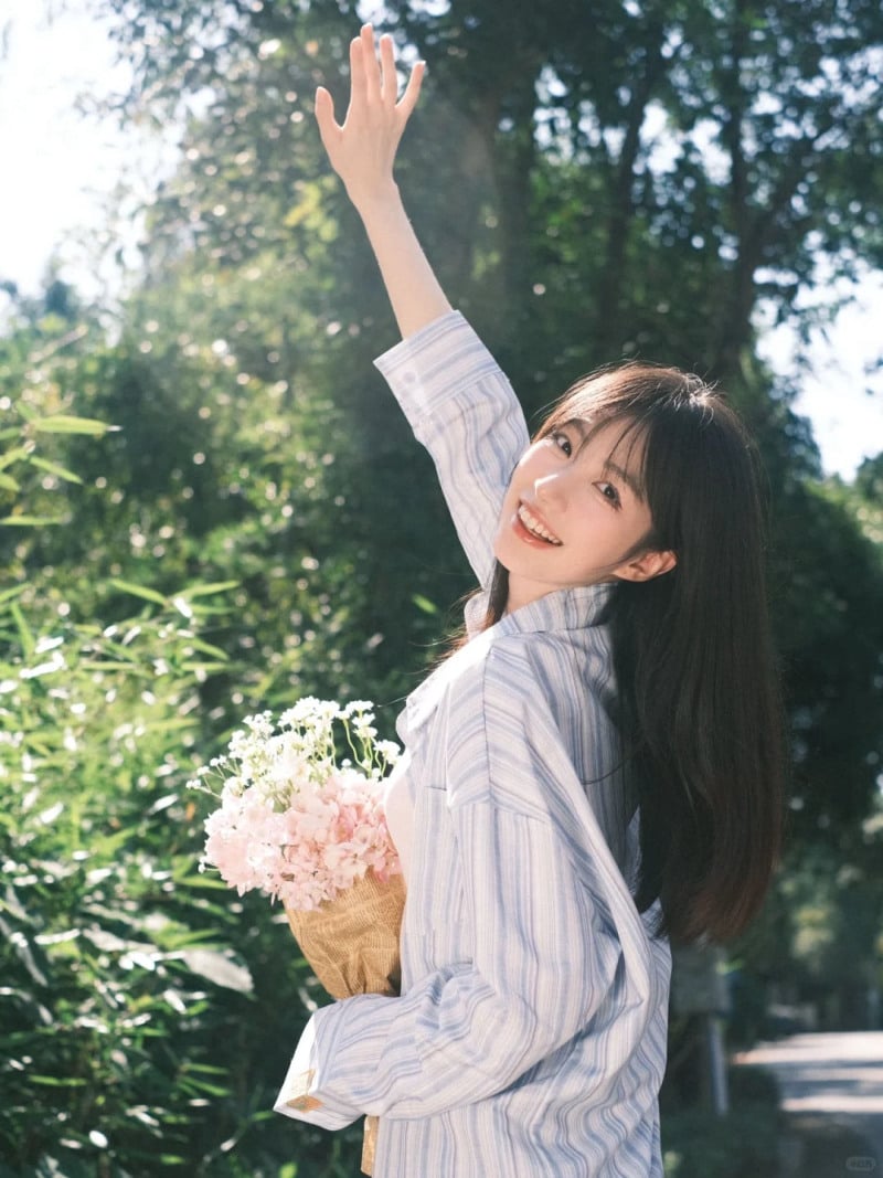 tạo dáng chụp ảnh một mình