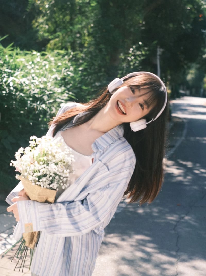 tạo dáng chụp ảnh một mình