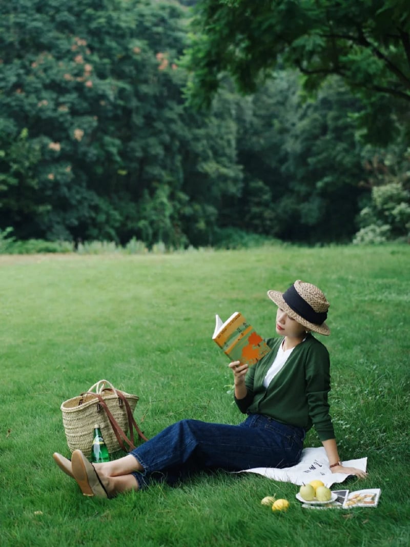 tạo dáng chụp ảnh một mình