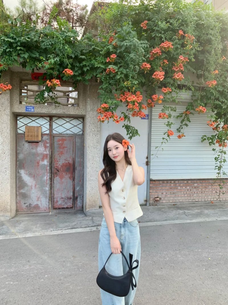 tạo dáng chụp ảnh một mình