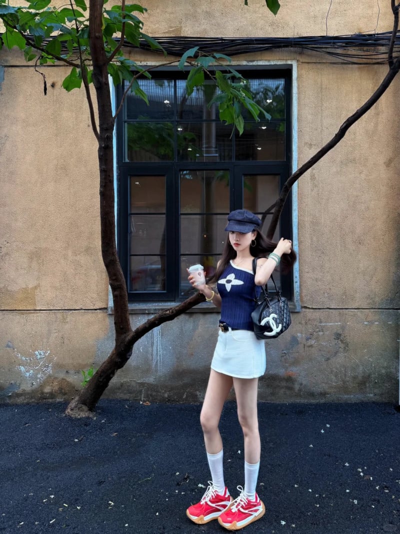 tạo dáng chụp ảnh một mình