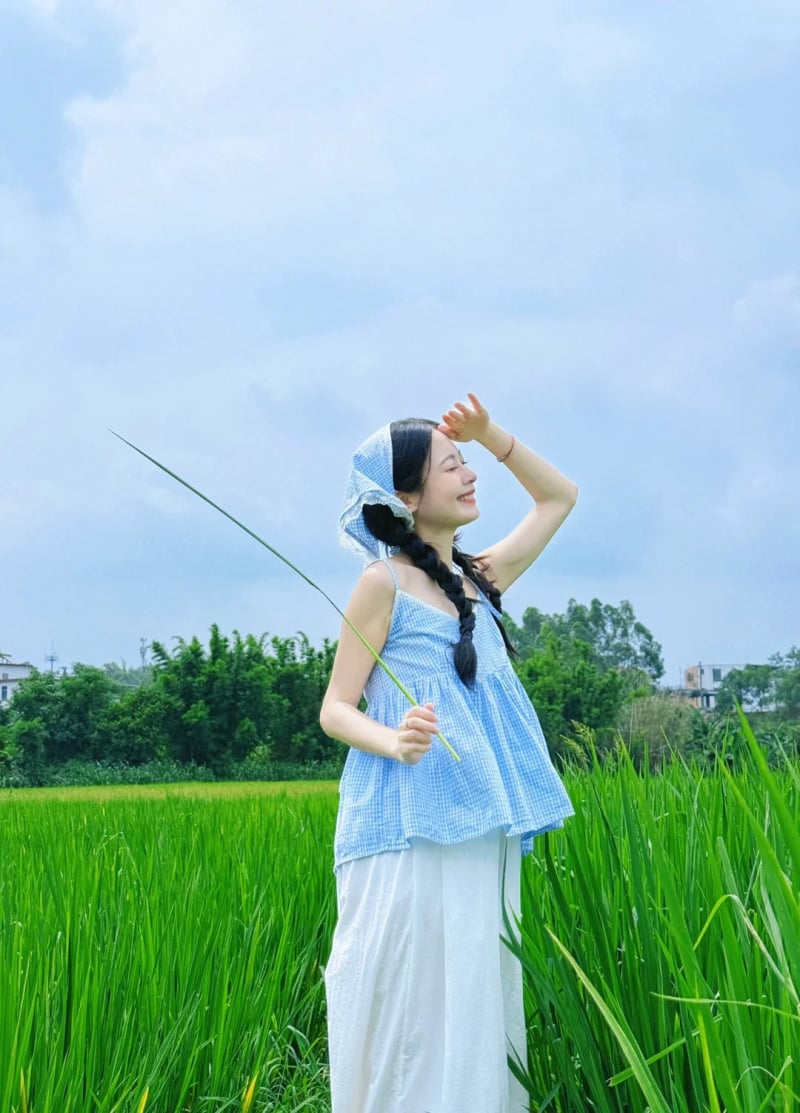 tạo dáng chụp ảnh một mình