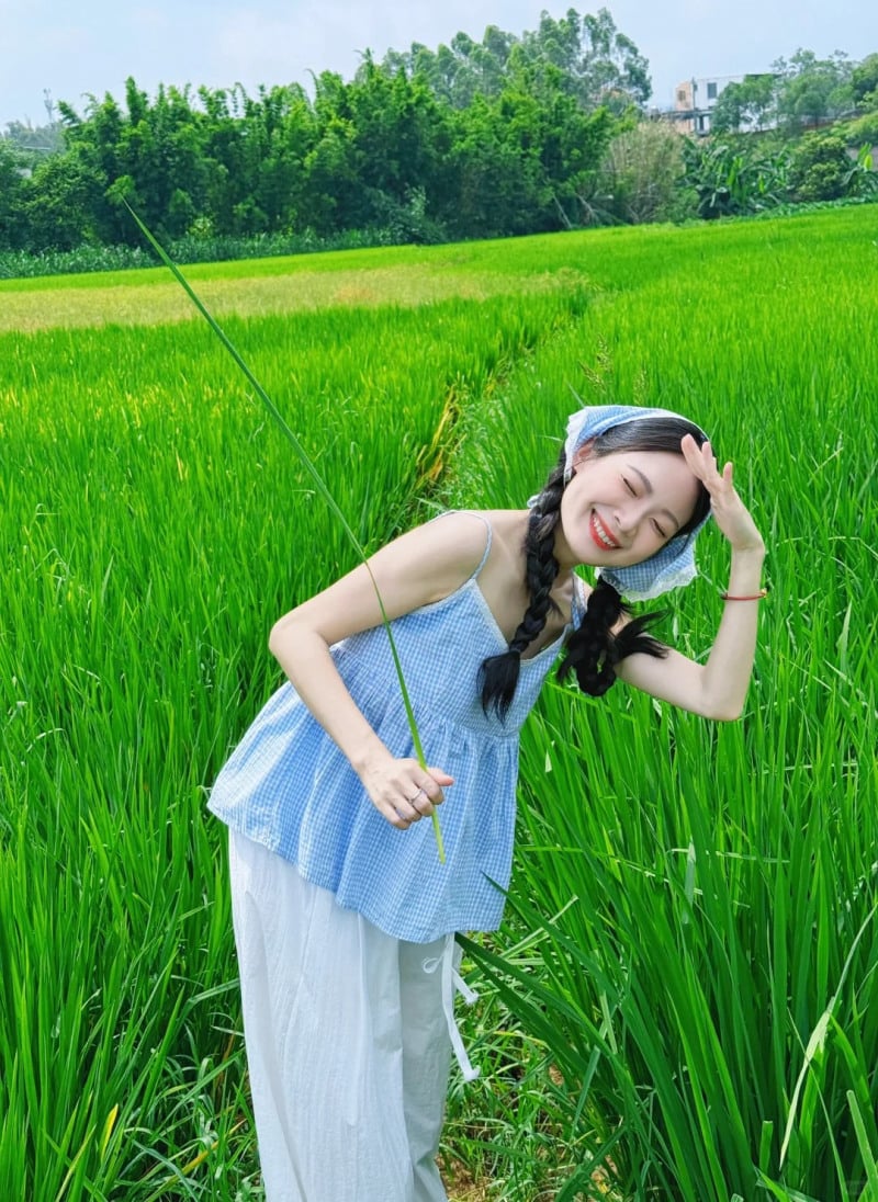 tạo dáng chụp ảnh một mình