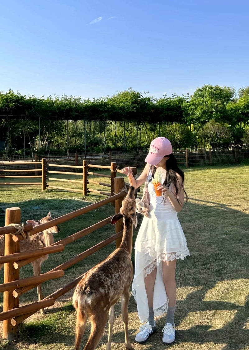 tạo dáng chụp ảnh một mình