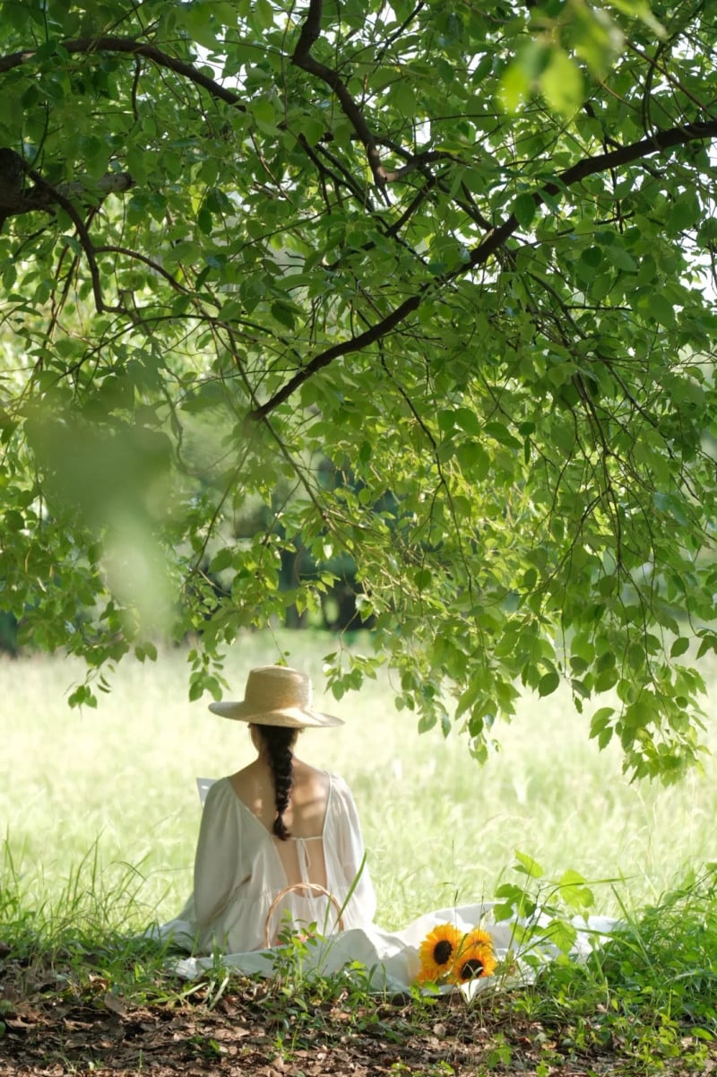 tạo dáng chụp ảnh một mình