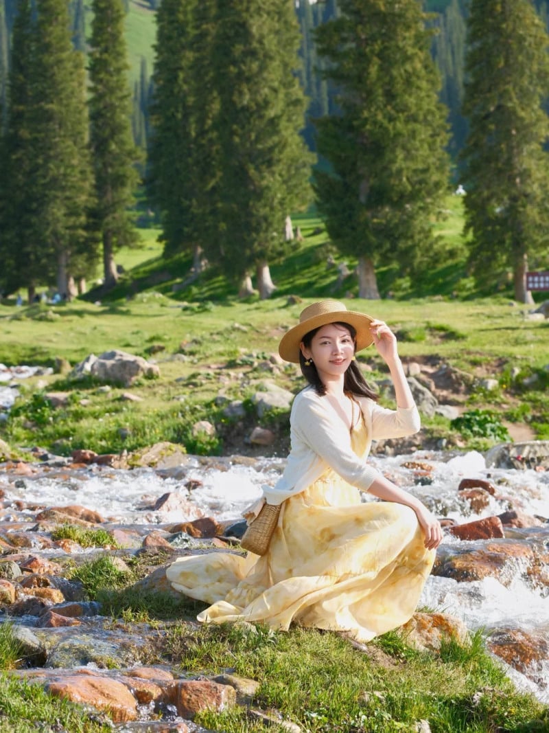 tạo dáng chụp ảnh một mình