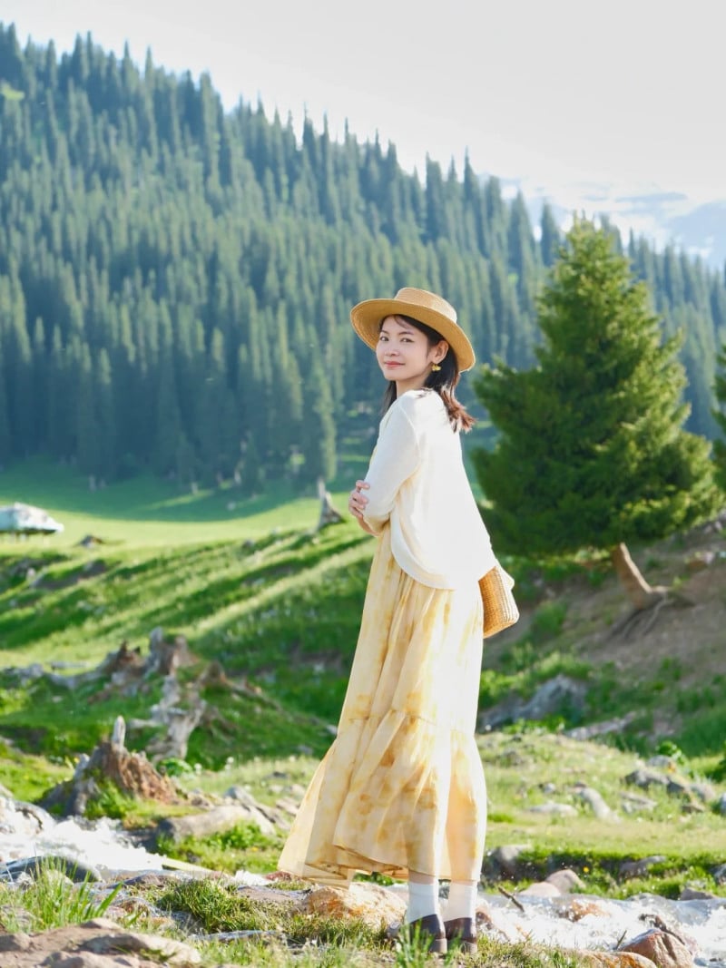 tạo dáng chụp ảnh một mình