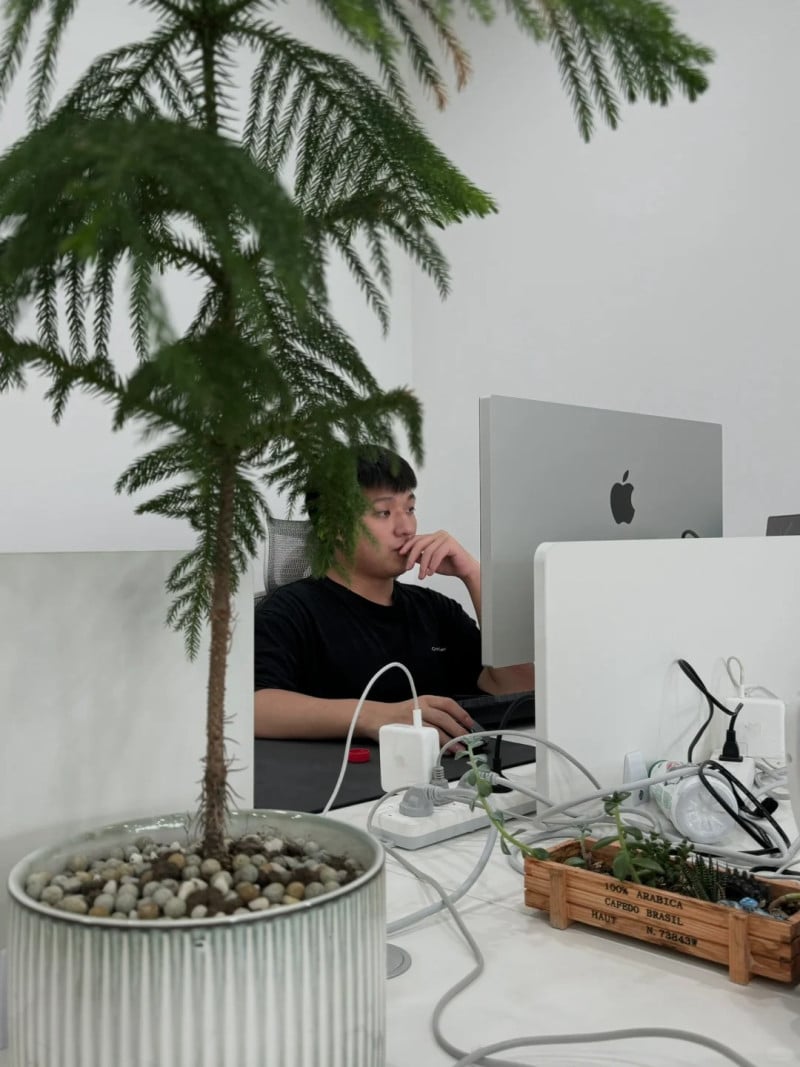 tạo dáng chụp ảnh nam ngồi