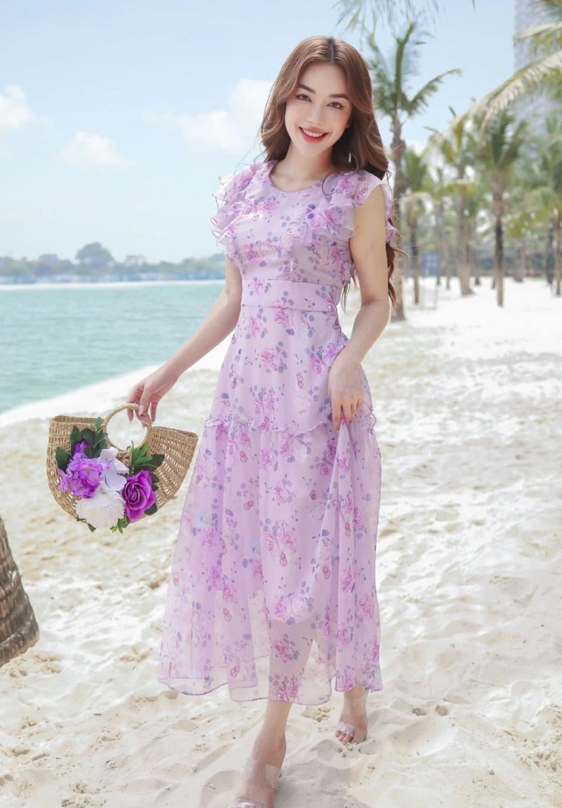 Đi biển mặc gì đẹp nhất? 33+ cách mix trang phục đi biển 2020 đẹp cho nữ -  Travelgear Blog
