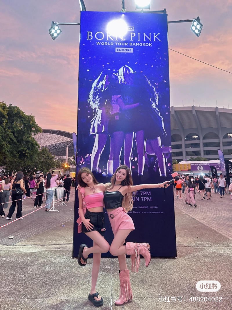 Đi concert BlackPink mặc gì