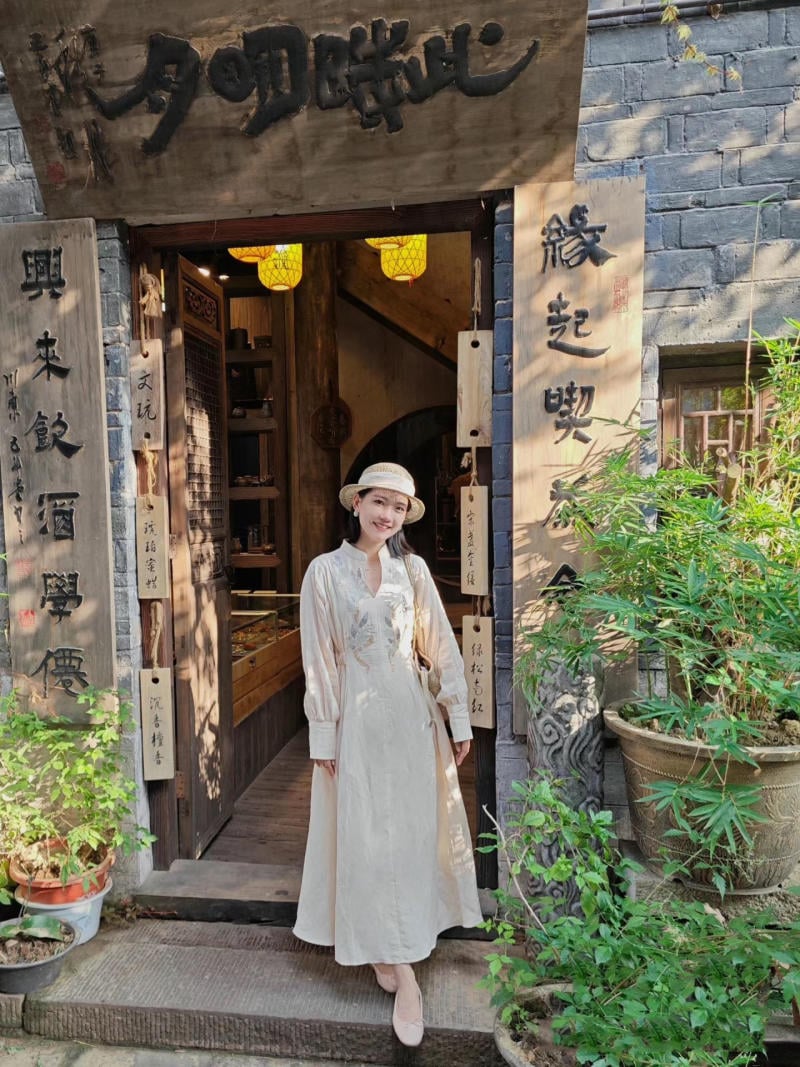 đi Phượng Hoàng cổ trấn mặc gì