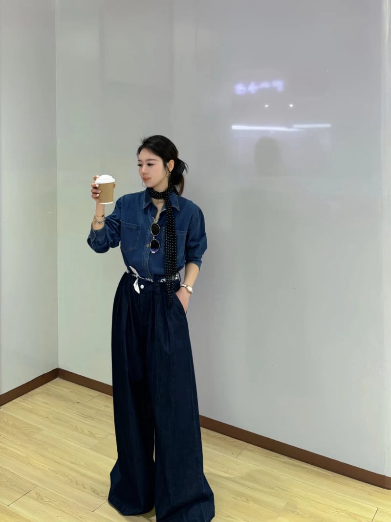 cách phối đồ với áo sơ mi jean nữ