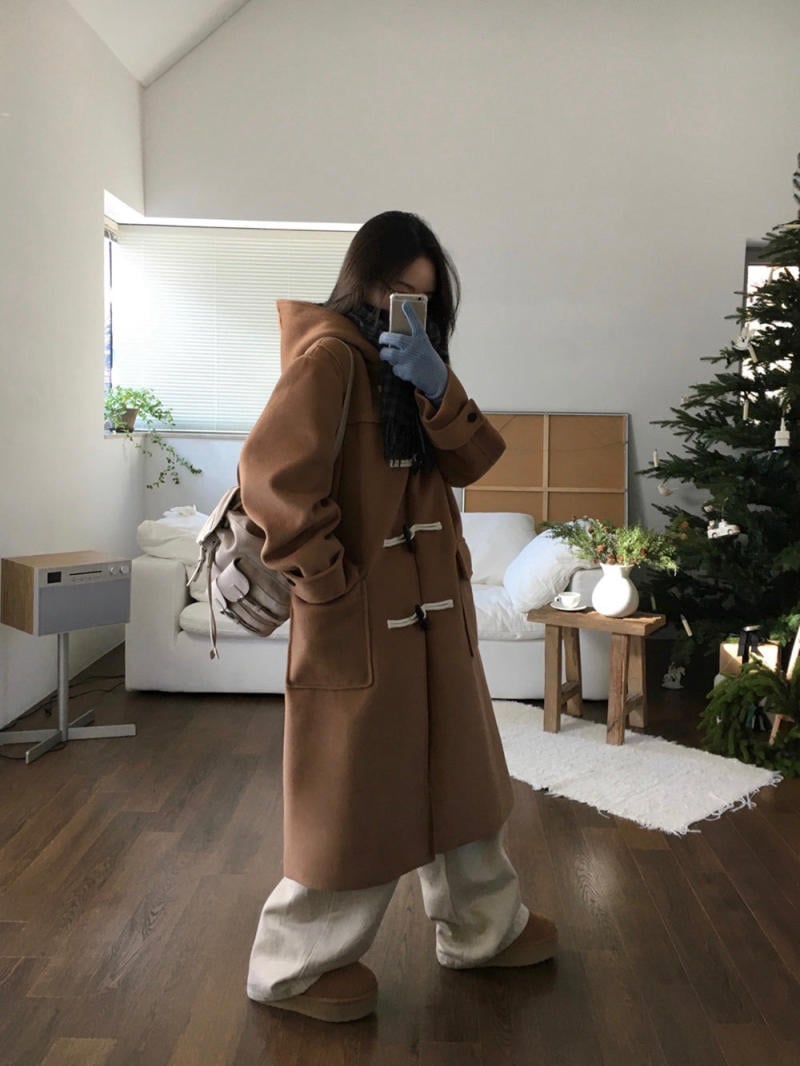 Duffle coat mix cùng boots cao gót