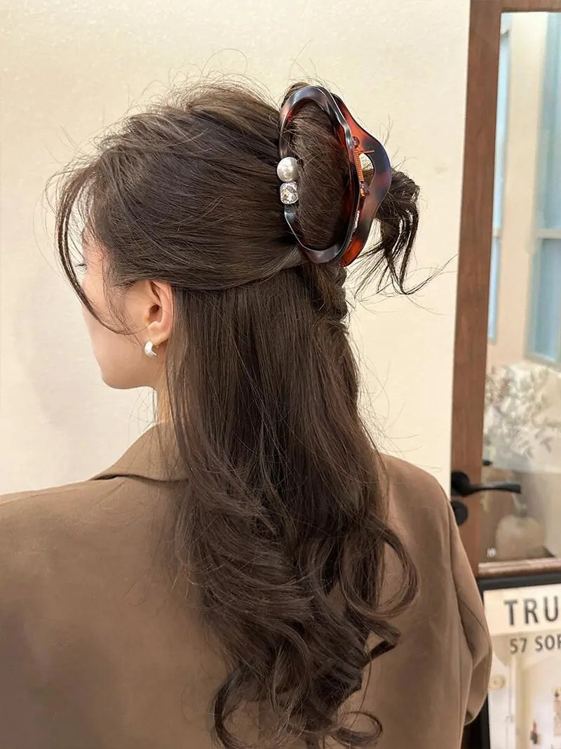 kiểu tóc đẹp để đi đám cưới