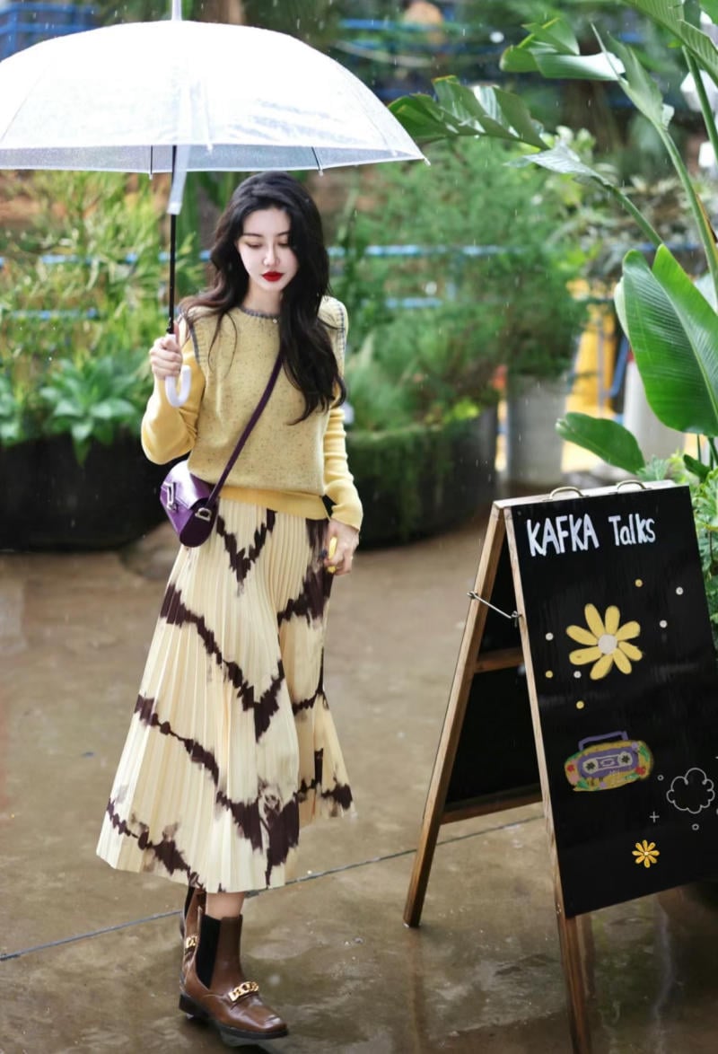chân váy xếp ly