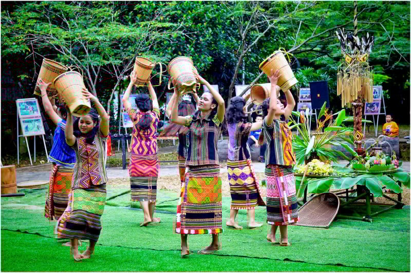 trang phục dân tộc Việt Nam