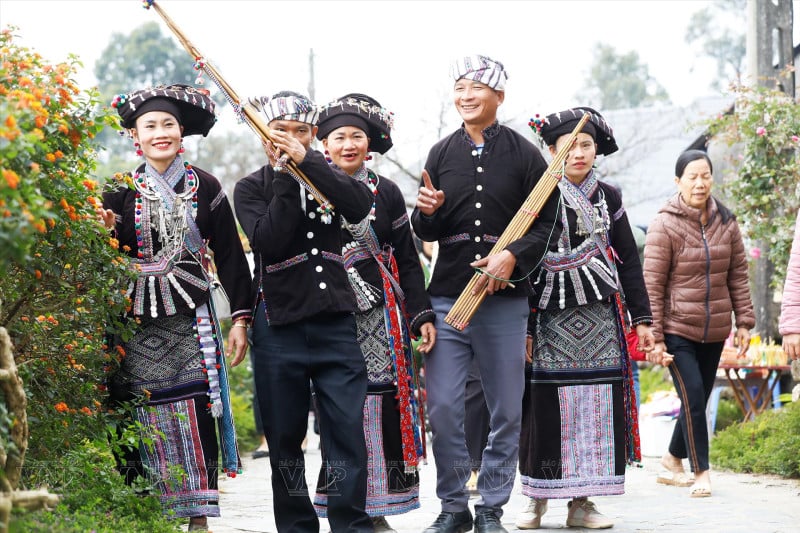 trang phục dân tộc Việt Nam