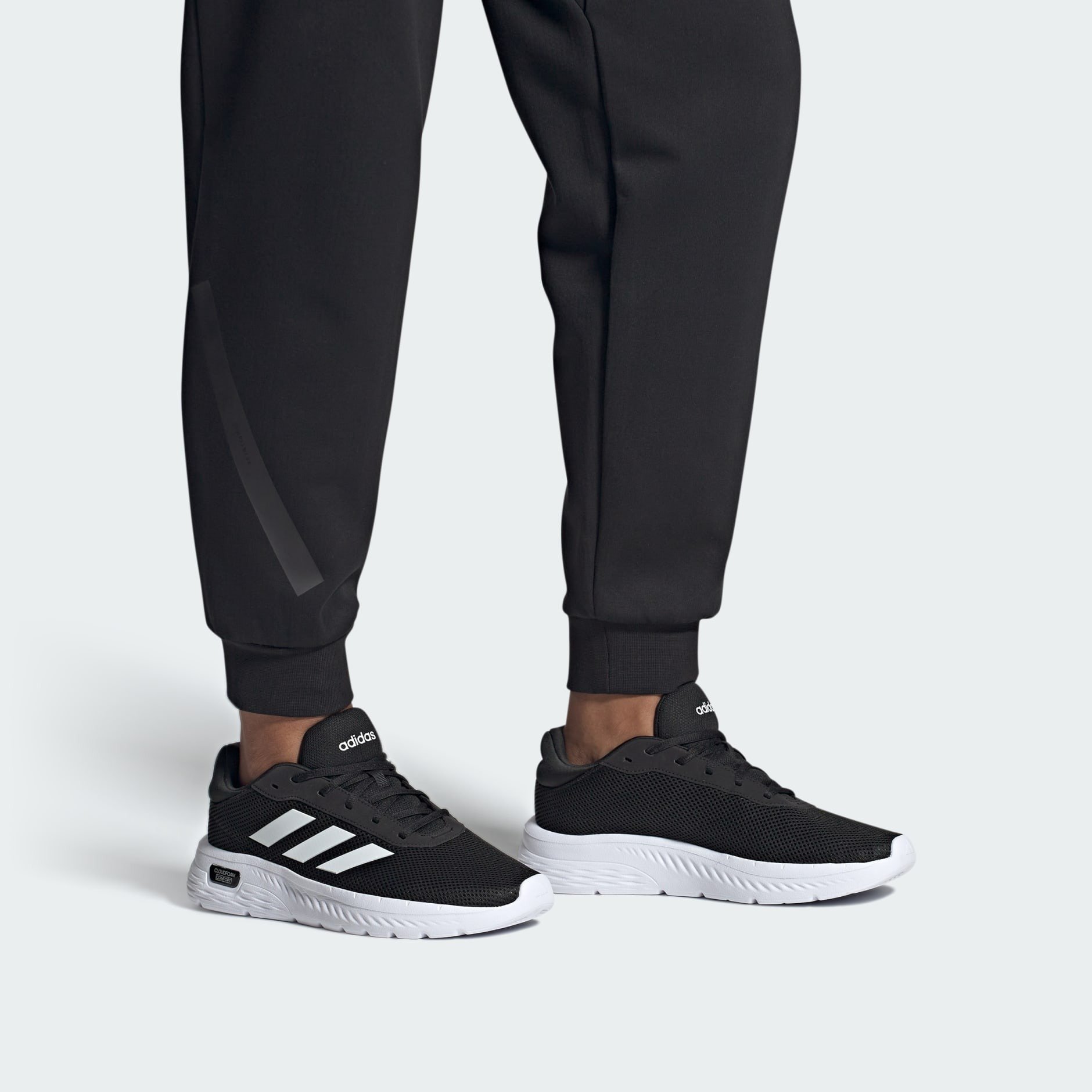 So sánh giày Adidas Cloudfoam Nam với các dòng giày khác của Adidas