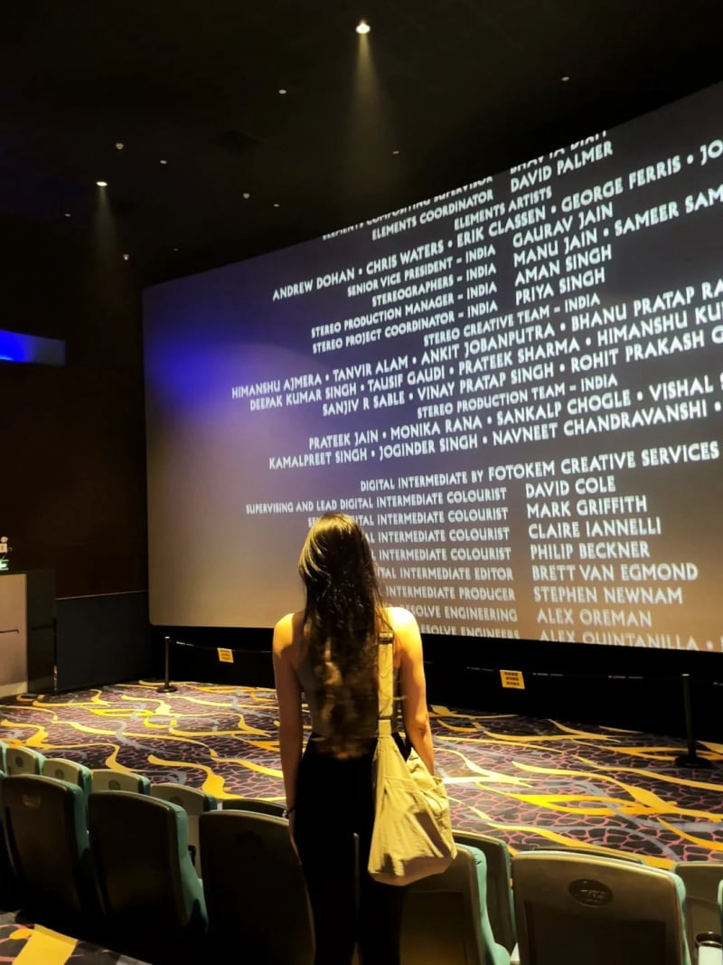 chụp ảnh trong rạp chiếu phim