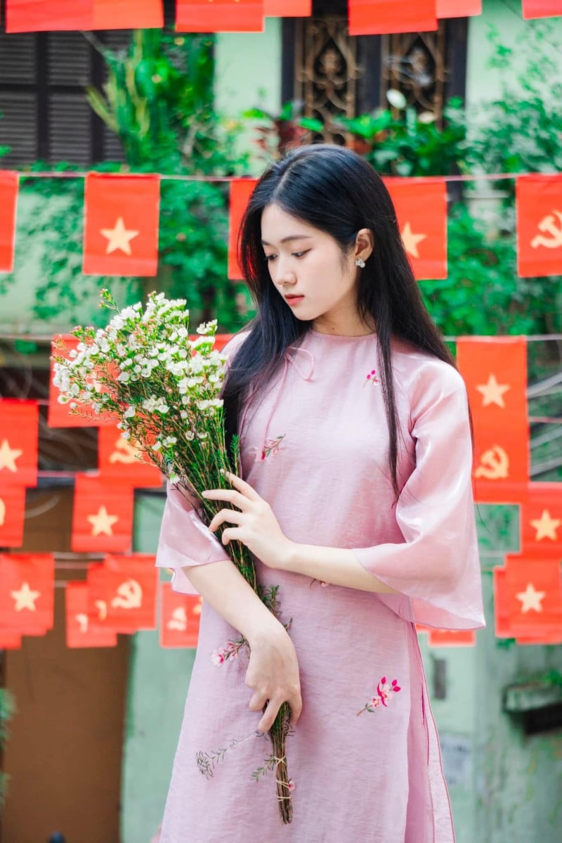 cách tạo sáng chụp ảnh với cờ tổ quốc