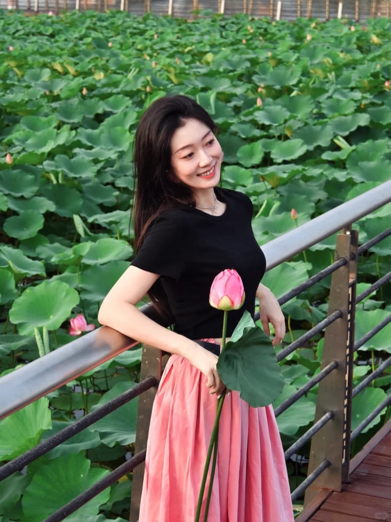 chụp ảnh với sen mặc gì