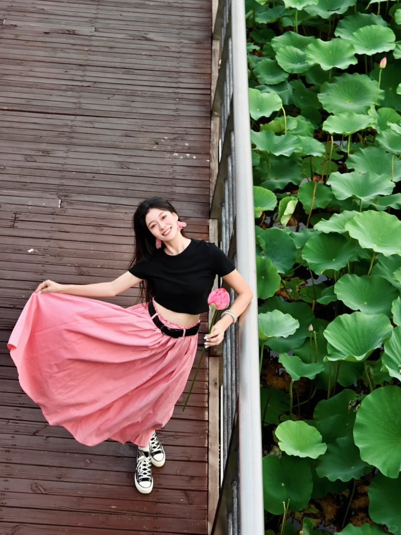 chụp ảnh với sen mặc gì