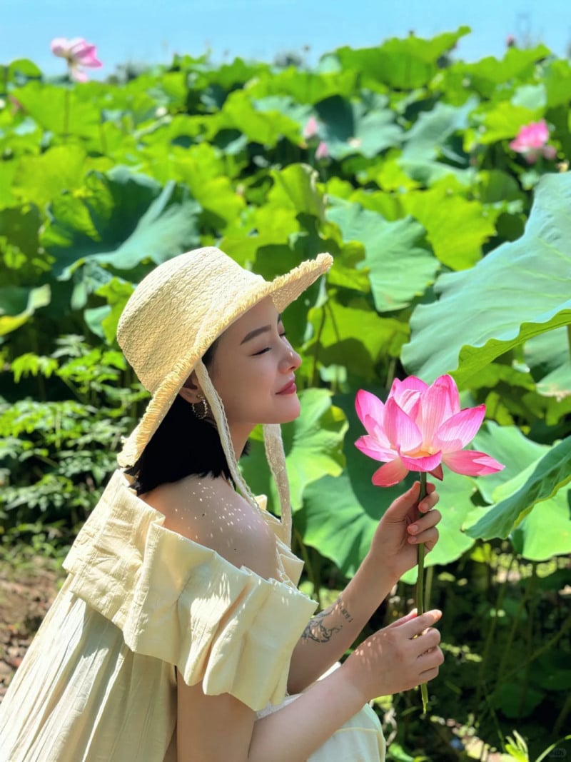 chụp ảnh với sen mặc gì