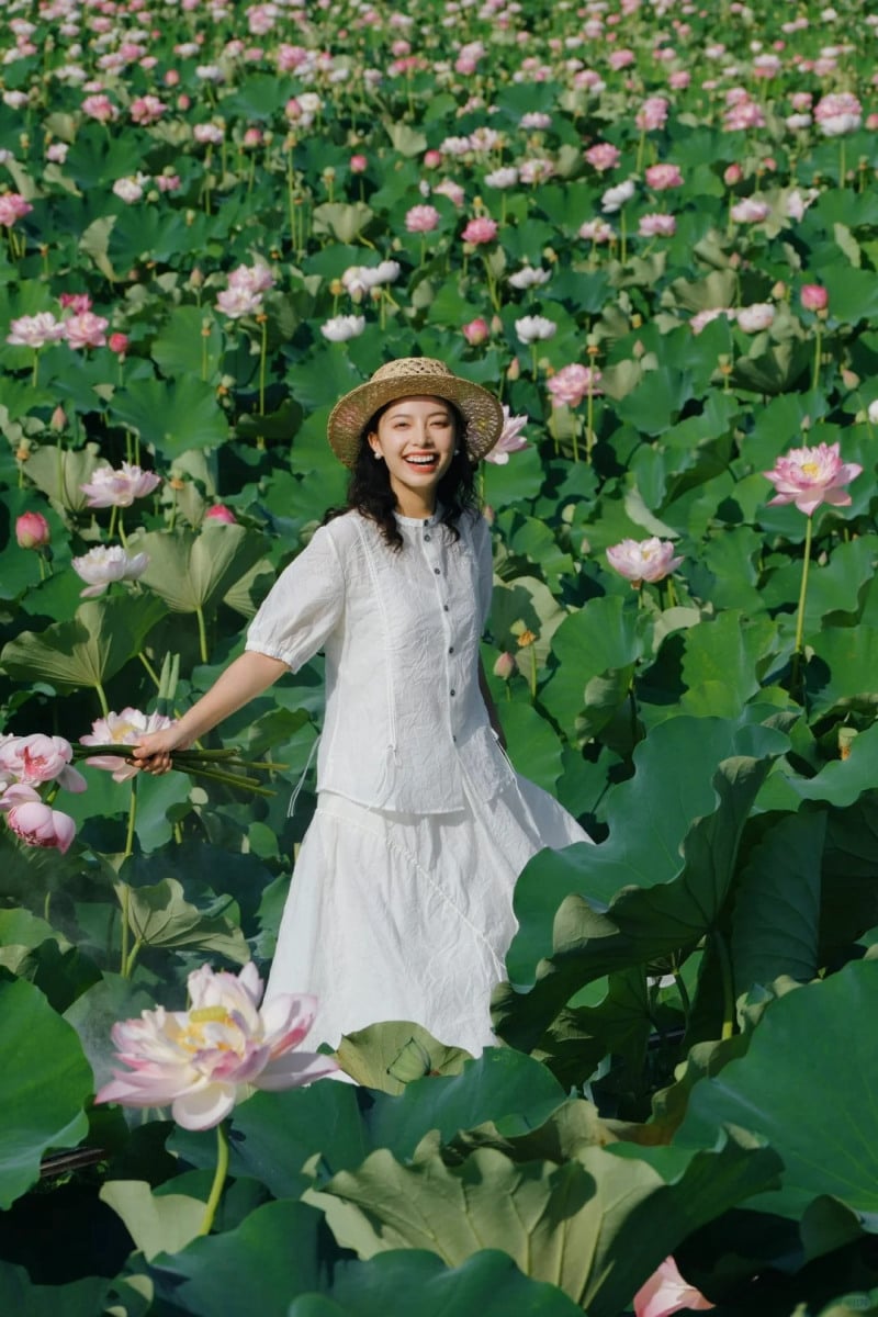 chụp ảnh với sen mặc gì