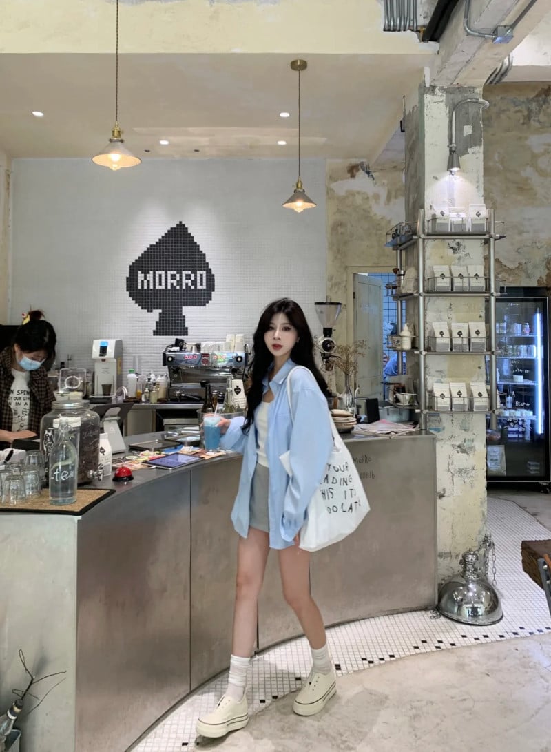 phối đồ với chân váy ngắn