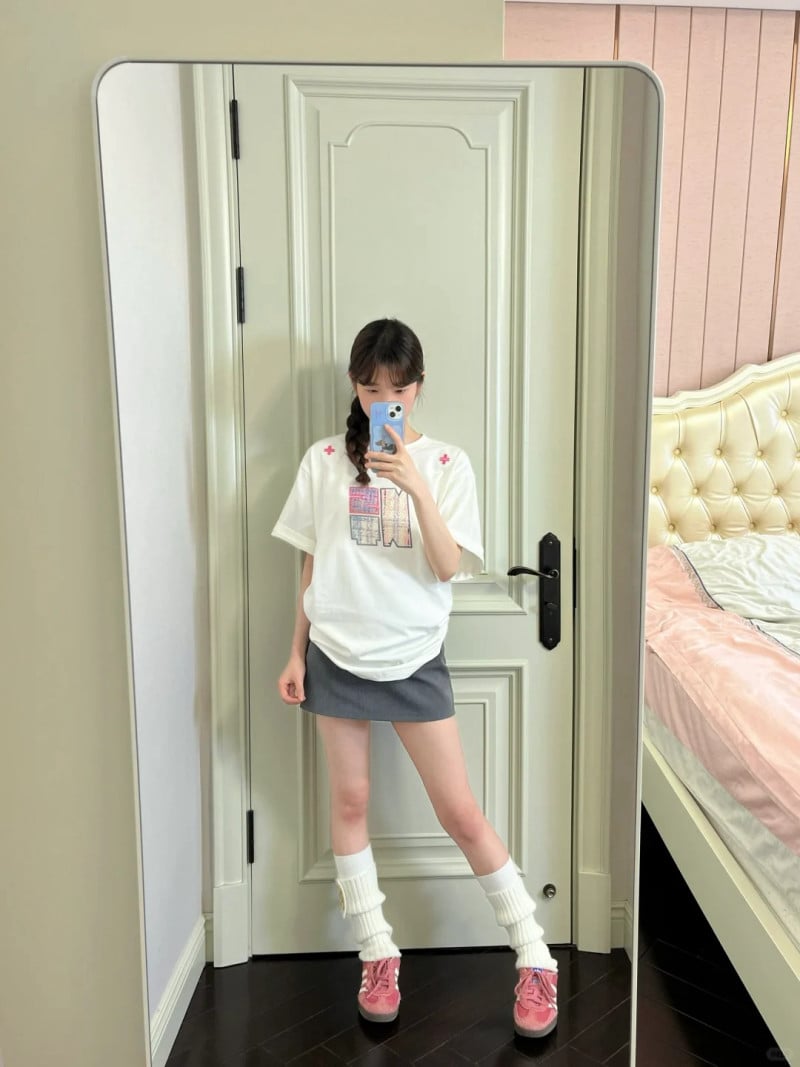 phối đồ với chân váy ngắn