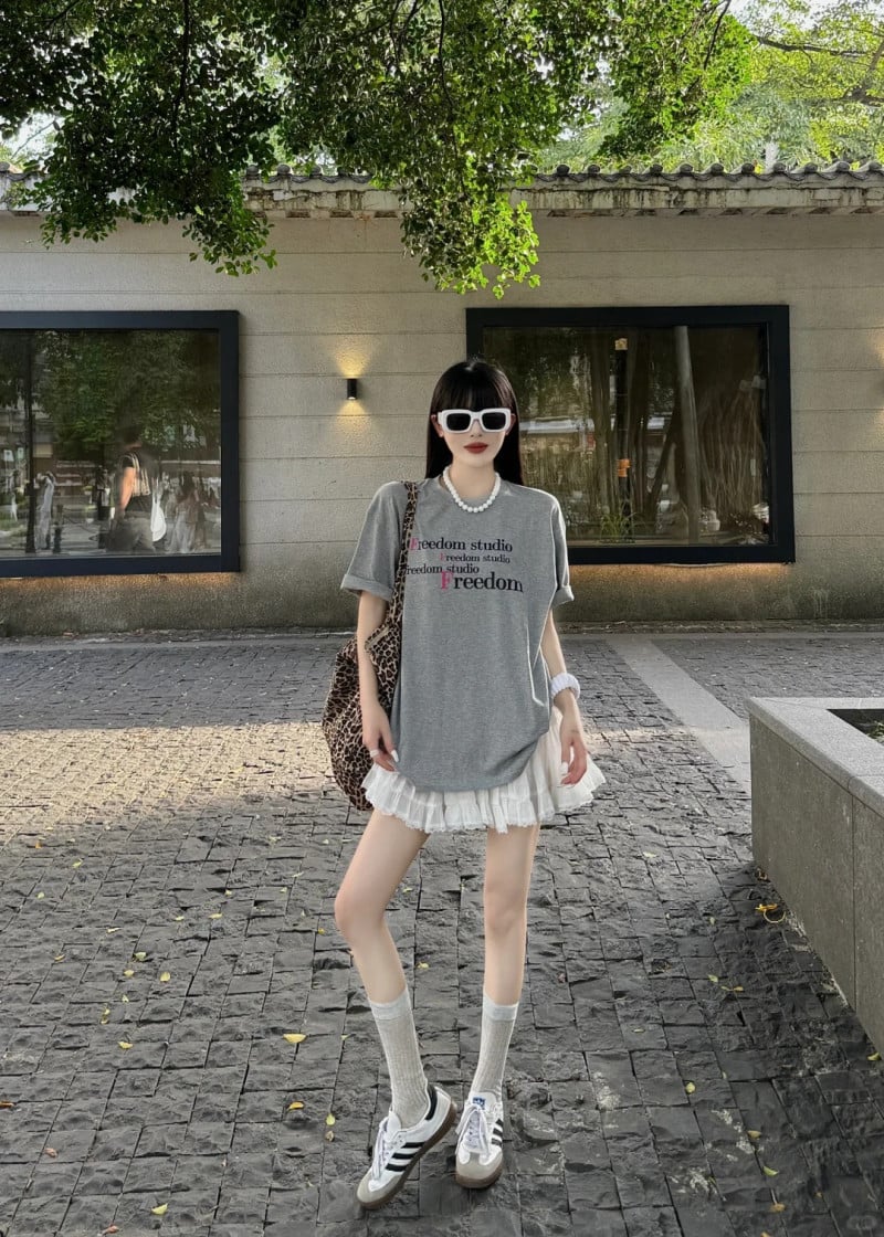 phối đồ với chân váy ngắn