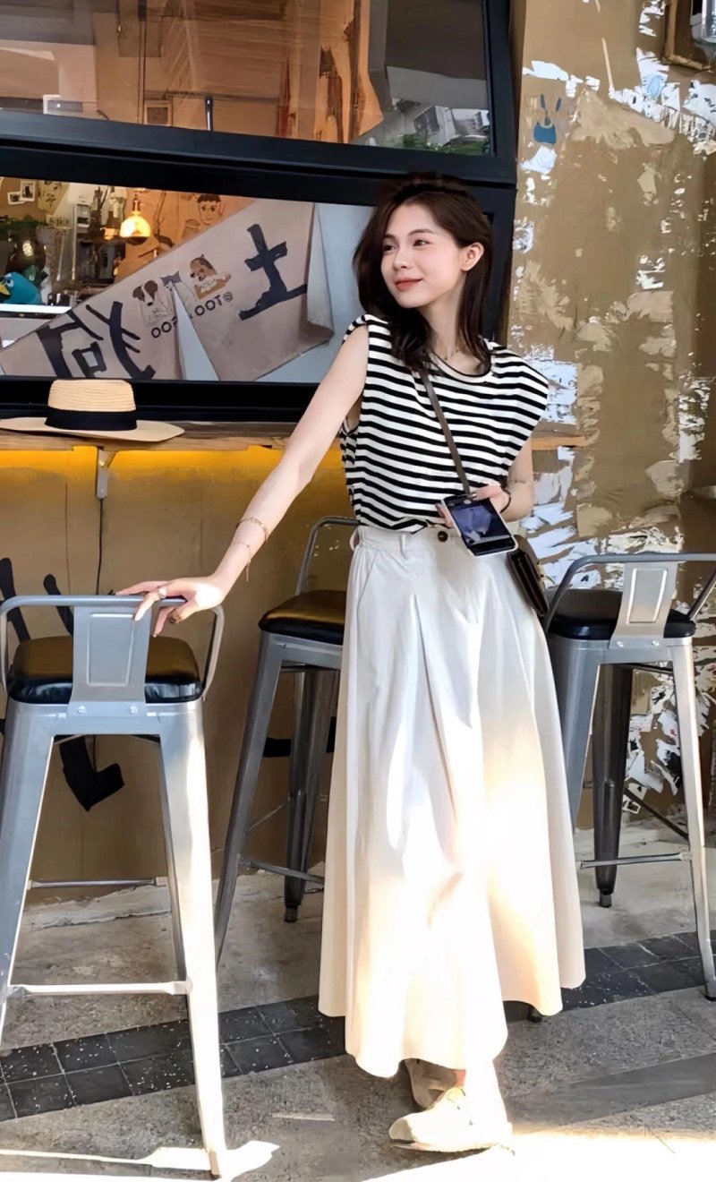 chân váy màu kem phối với áo gì