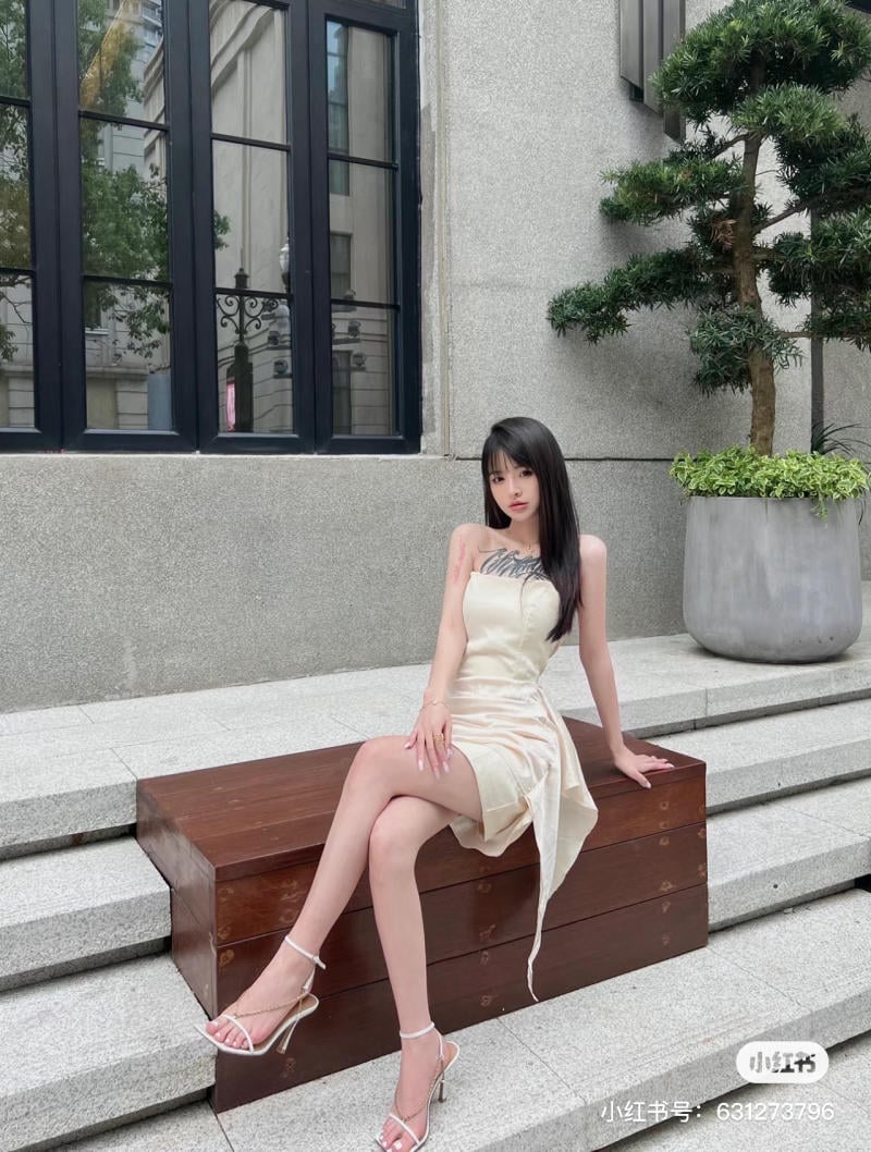đầm body mang giày gì