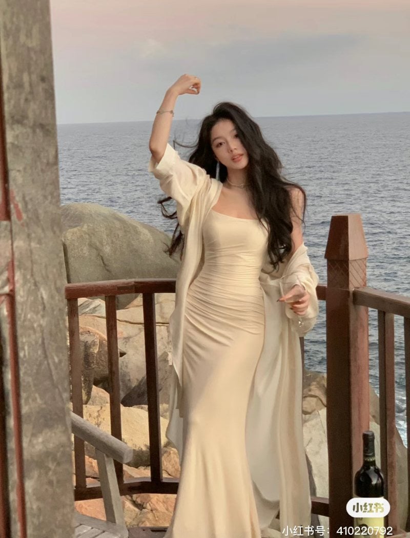 đầm body mang giày gì