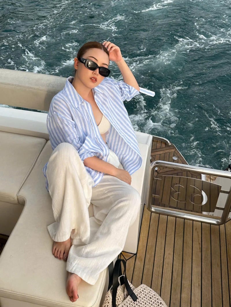 cách tạo dáng chụp ảnh khi đi du thuyền