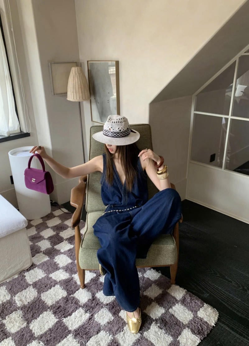 Mặc Jumpsuit Đi Giày Loafer