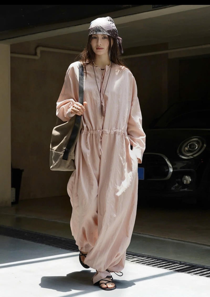 Mặc Jumpsuit Đi Giày Gì Đẹp