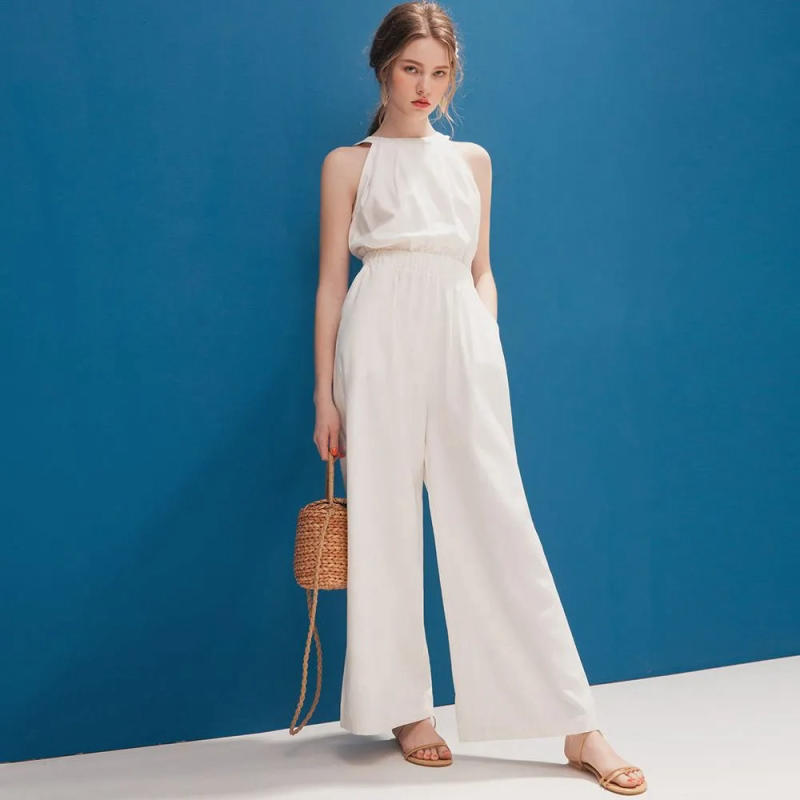 Mặc Jumpsuit Đi Giày Gì Đẹp