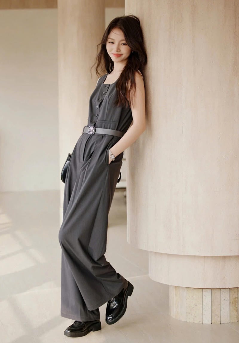 Mặc Jumpsuit Đi Giày Loafer
