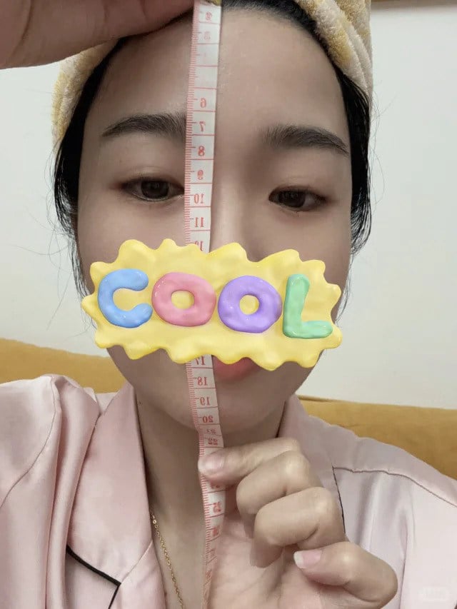 mặt dài đeo kính gì