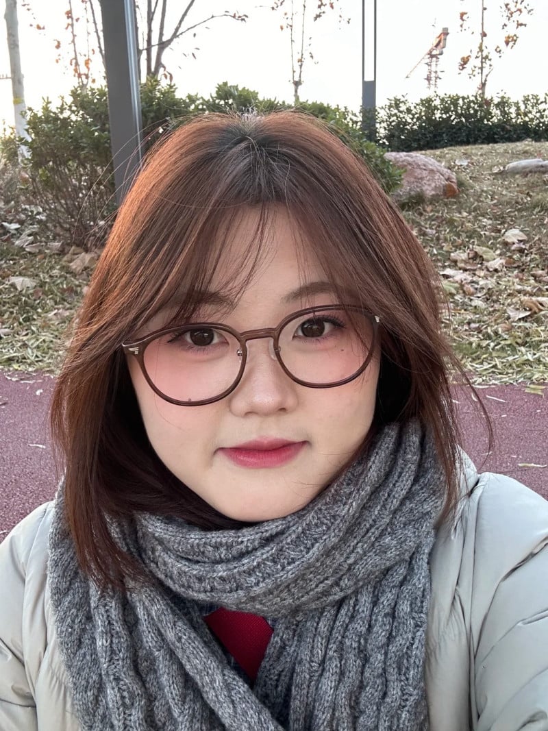 mặt to đeo kính gì