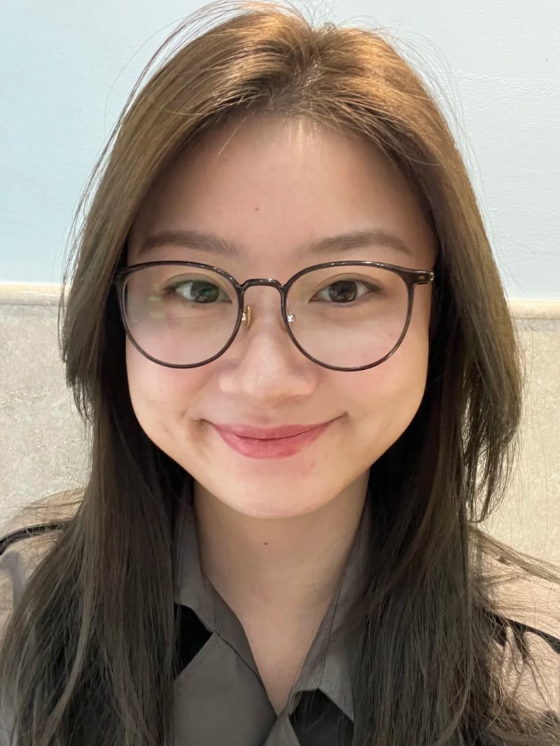 mặt to đeo kính gì