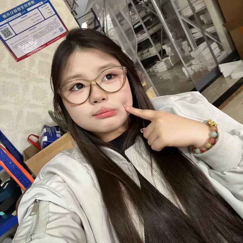 mặt to đeo kính gì